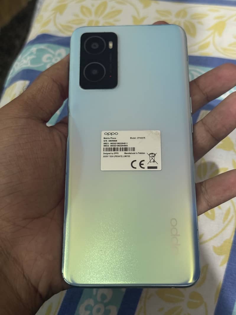 OPPO A76 1