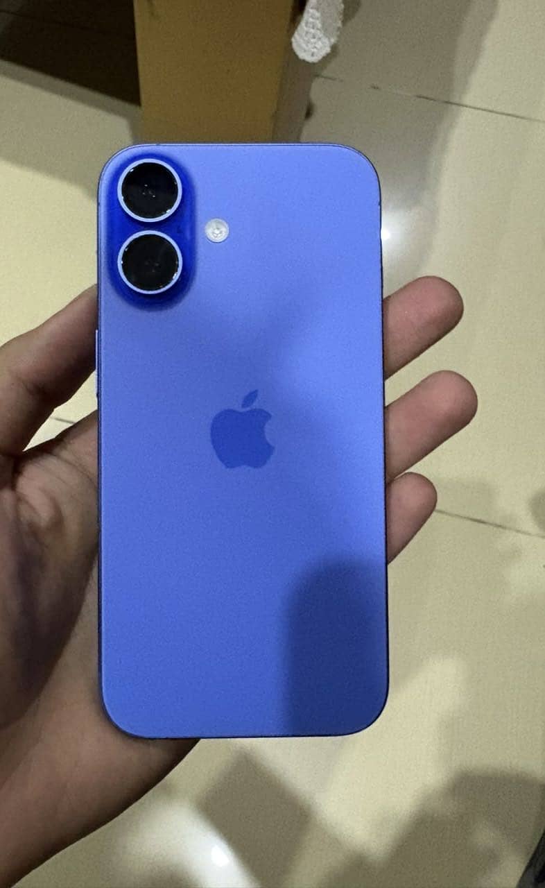 Apple iPhone 16 3