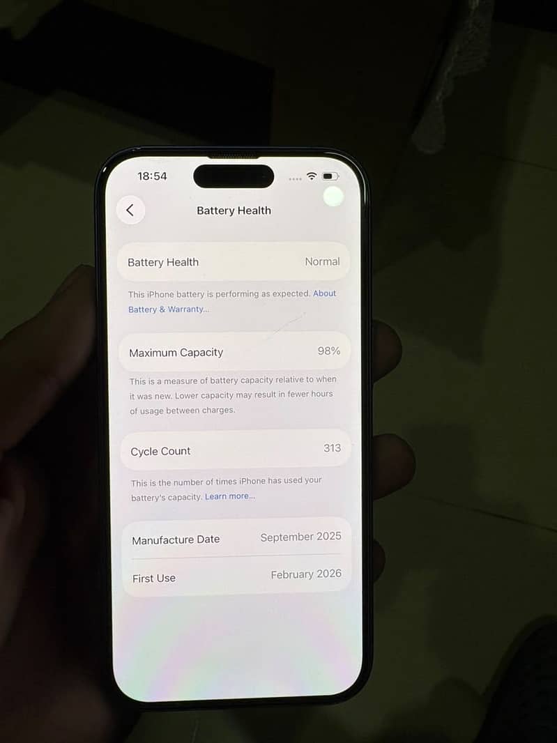 Apple iPhone 16 6