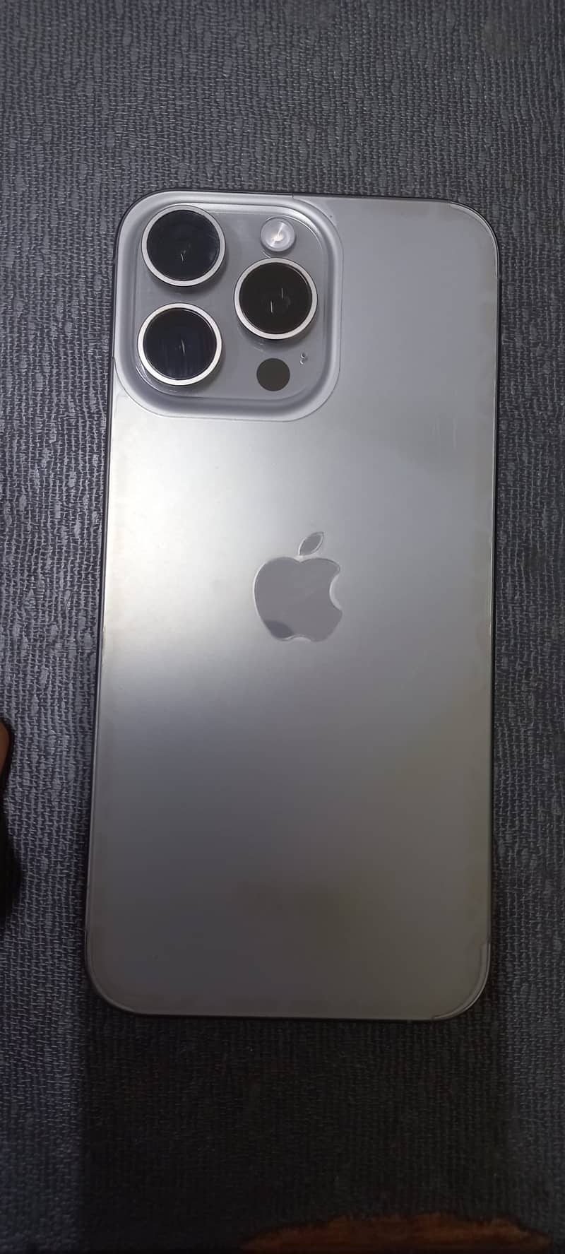 Apple iPhone 15 Pro Max 0