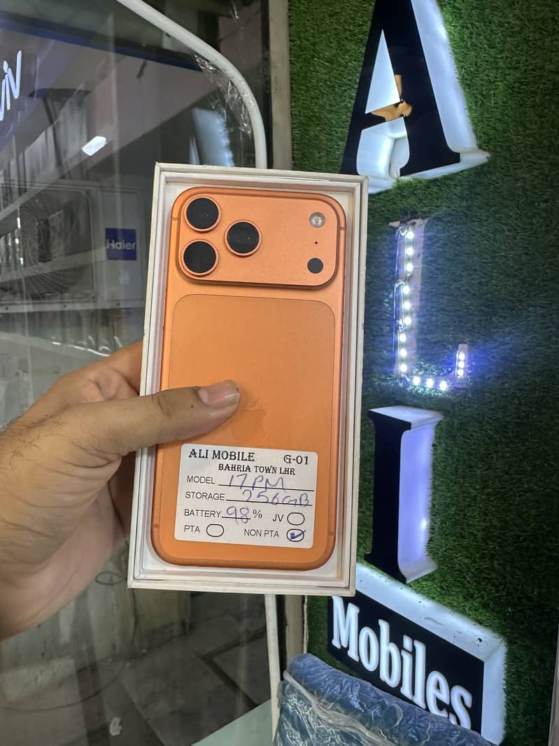 Apple iPhone 17 Pro Max 0