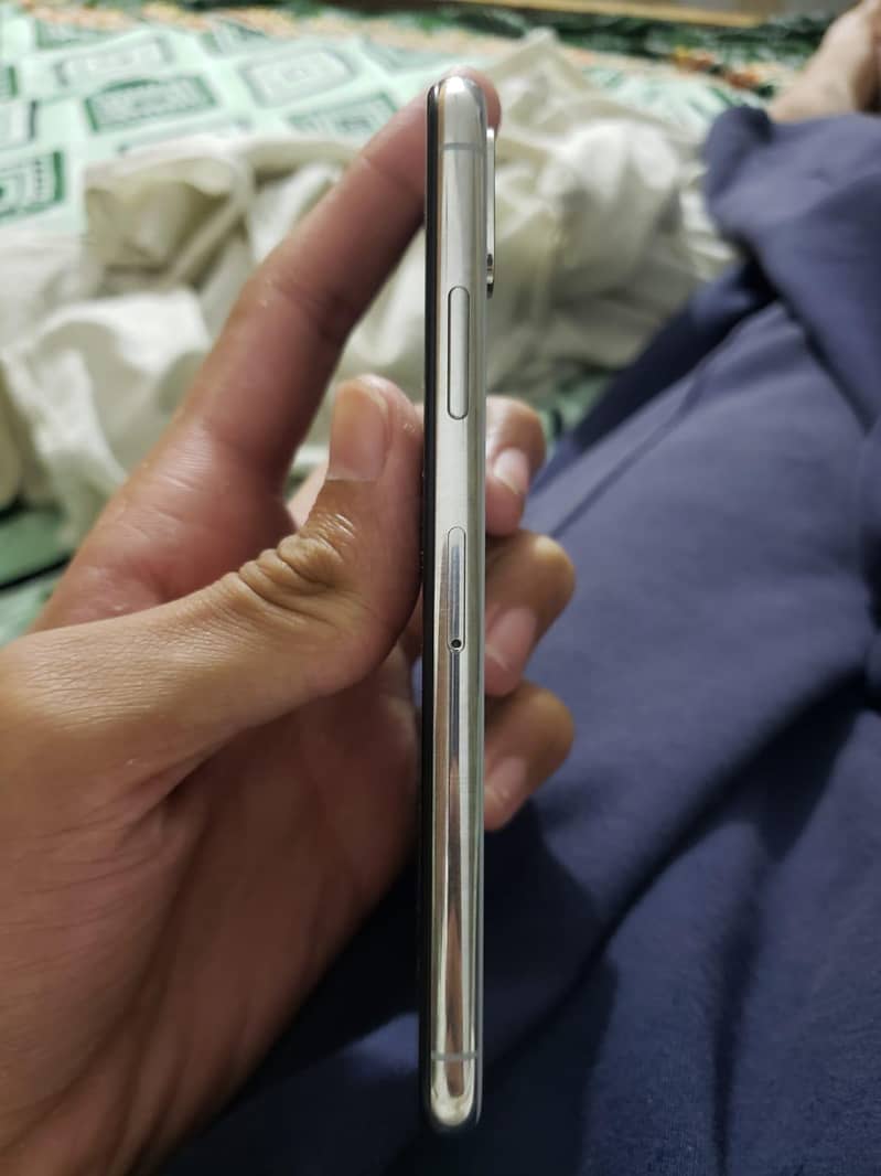 Apple iPhone X 2