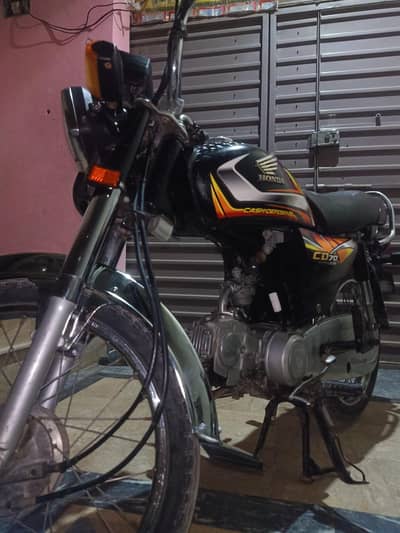 I am selling Honda cd70 geniun engine head pack guarantee