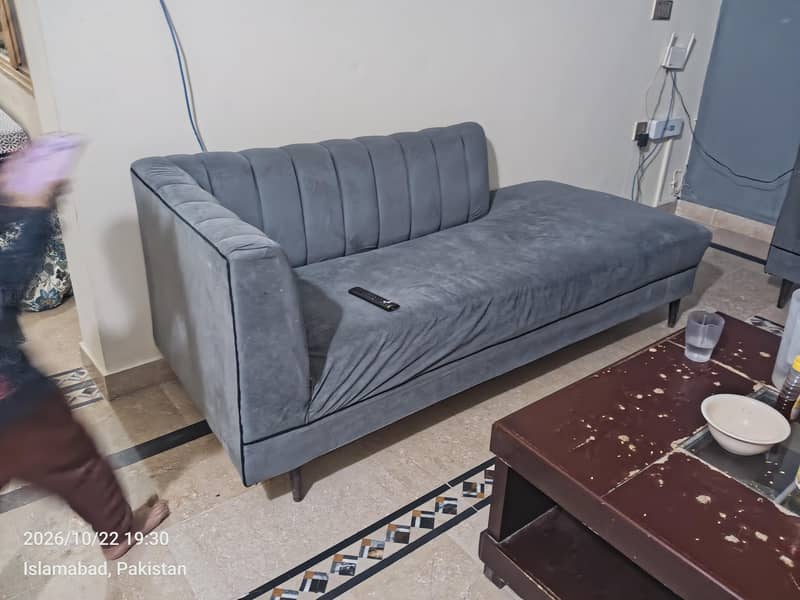 sofas, Table, etc 0