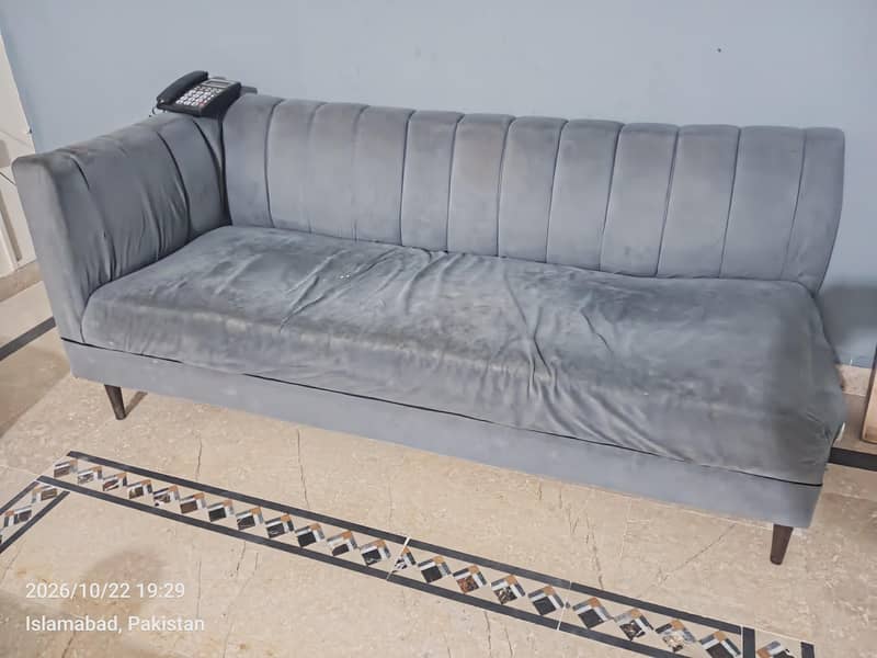 sofas, Table, etc 3