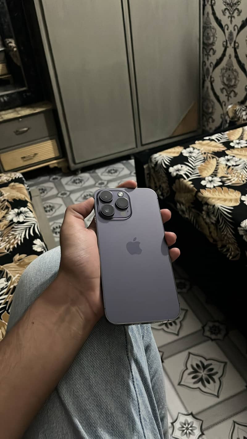 Apple iPhone 14 Pro Max 0