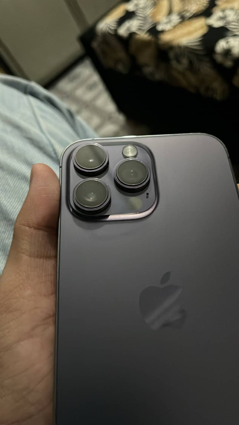 Apple iPhone 14 Pro Max 1