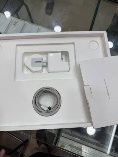 MacBook Air 13.6-inch