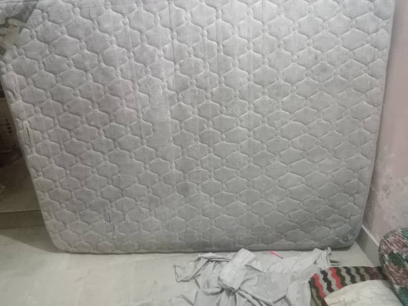 mattress 0
