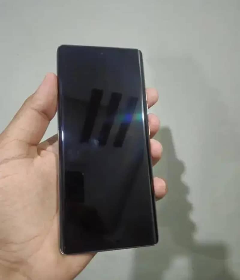 Tecno CAMON 40 Pro 1