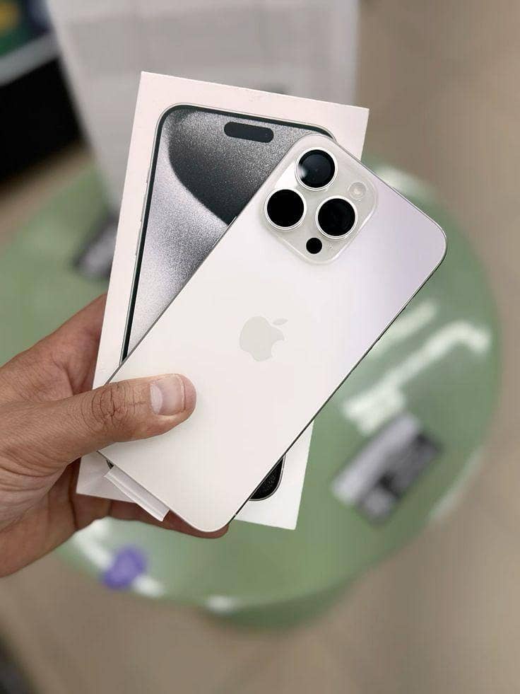 iPhone 15 Pro Max 0
