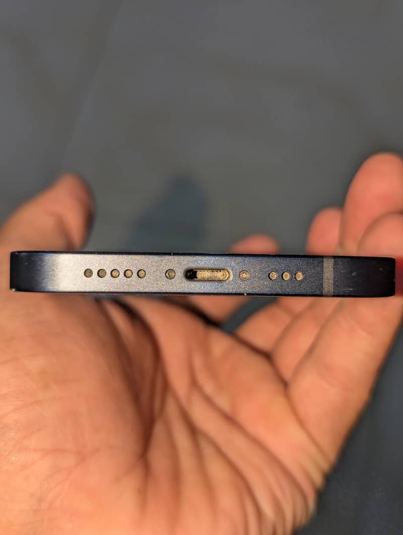 Apple iPhone 12 7