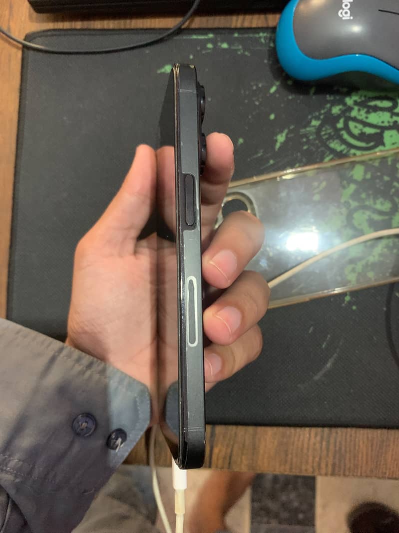Apple iPhone 14 Pro 2