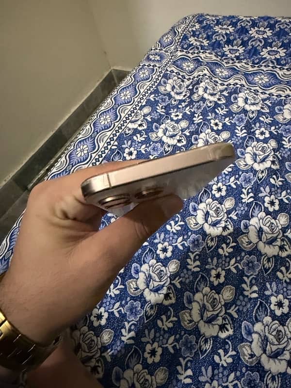 iphone 16 pro max jv 3