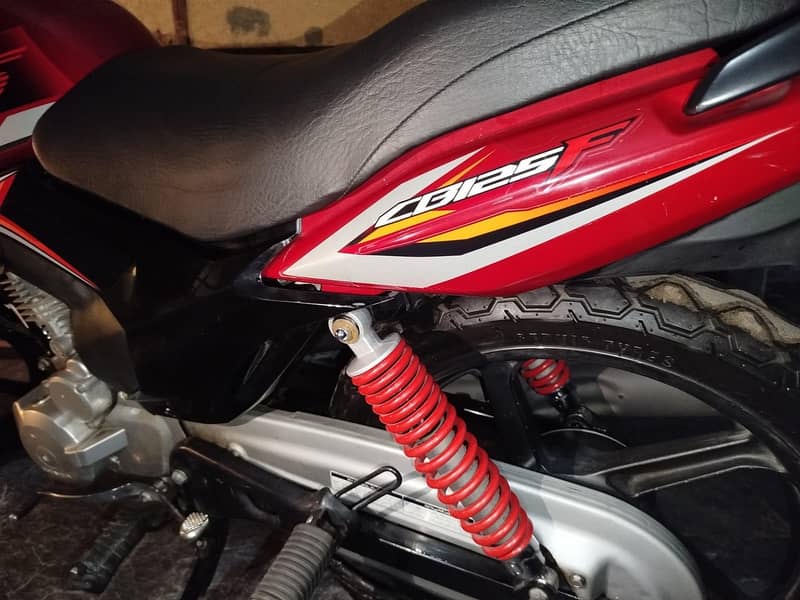 cb125f special edition 4