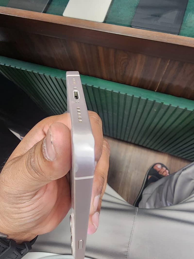 Apple iPhone 13 3
