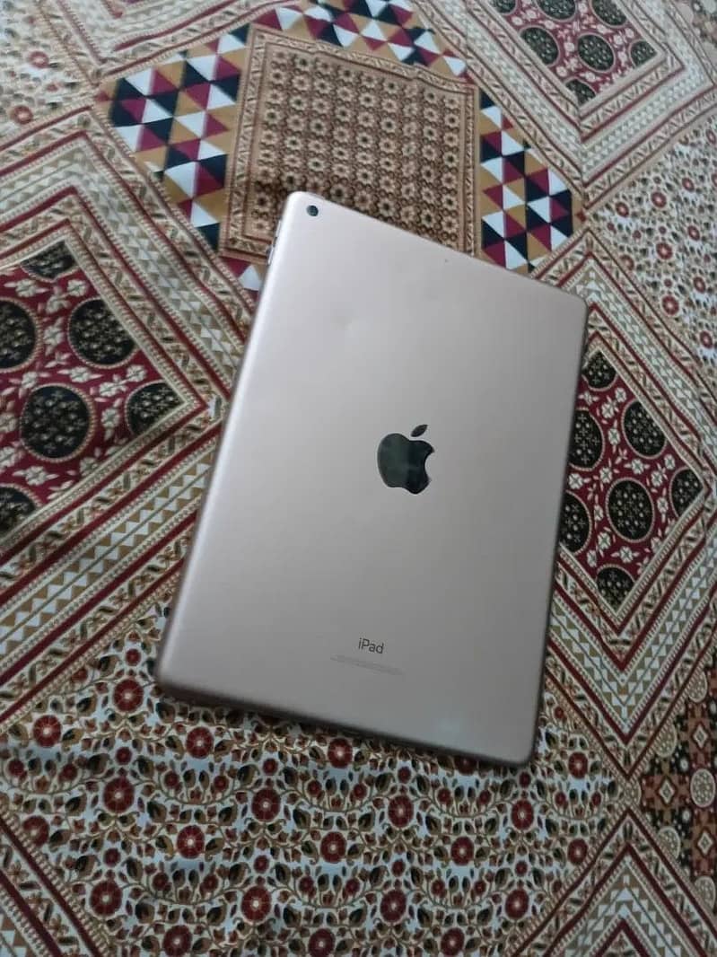 Ipad 6th generation 10/10 1