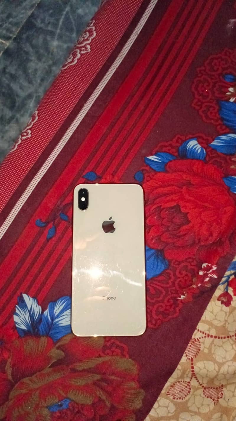 Apple iPhone XS Max 1