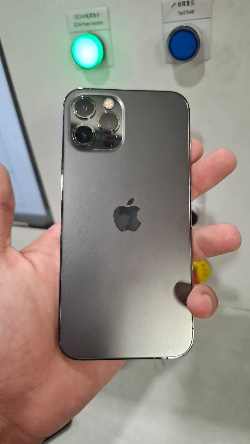 Apple iPhone 12 Pro 2