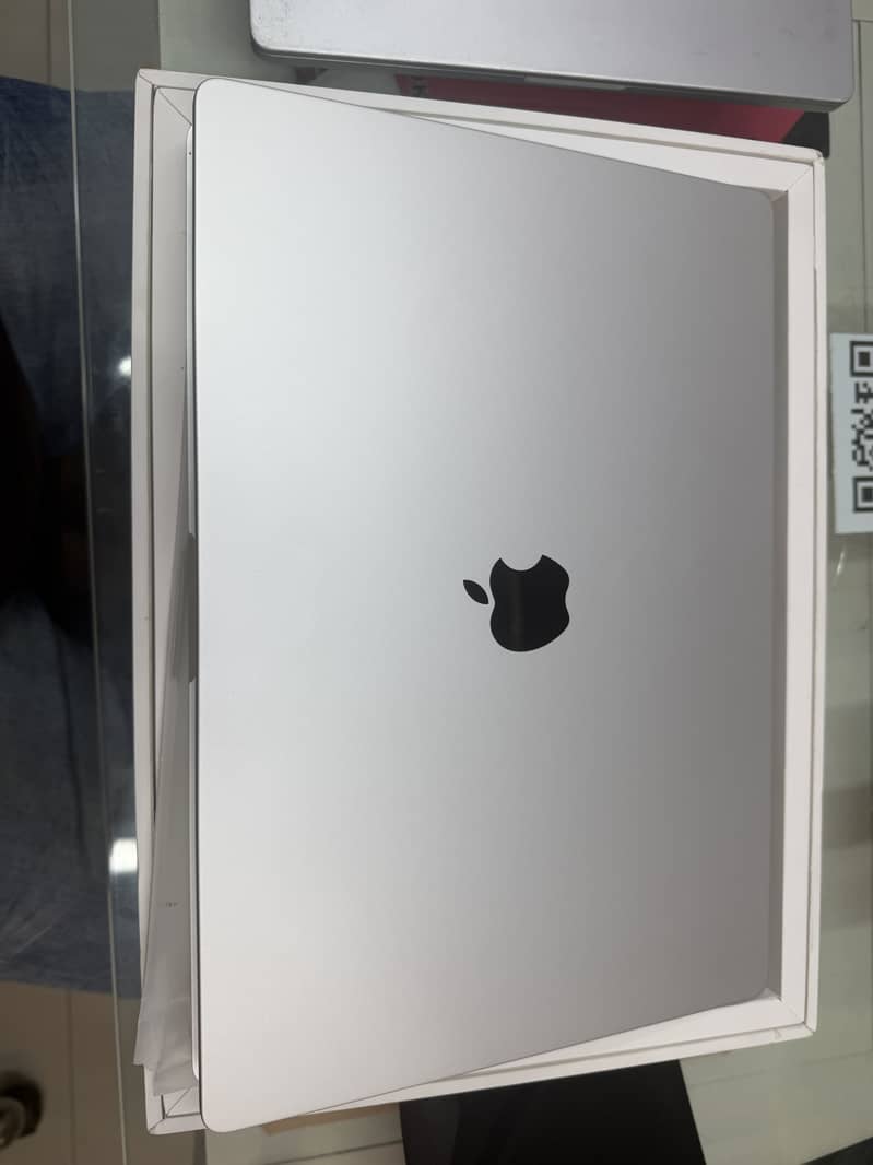 MacBook M5 Max 5