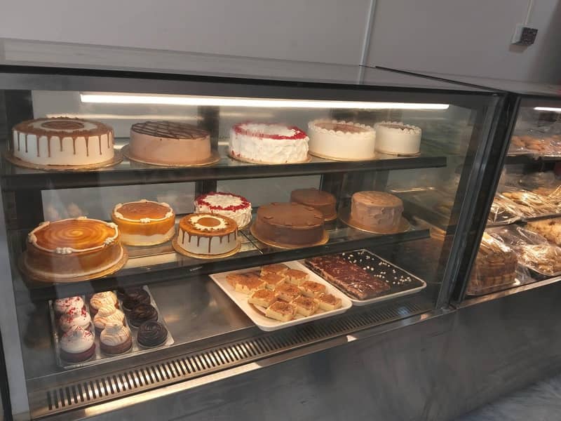 Cake Display Counter Cooling & Heating 1