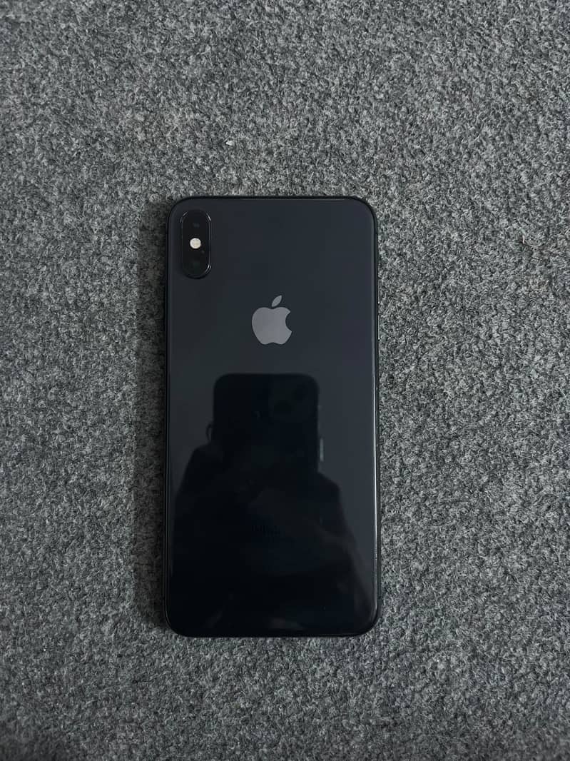 Apple iPhone XS Max 9