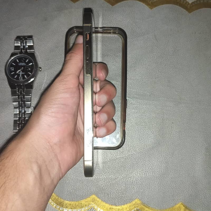 Apple iPhone 12 Pro 2