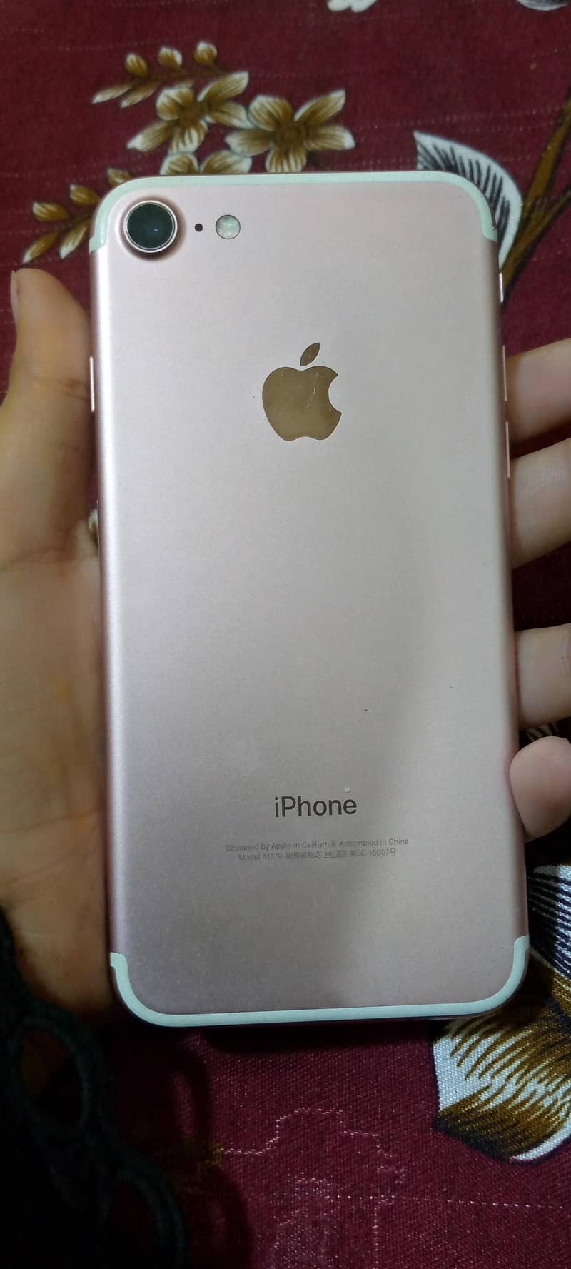 Apple iPhone 7 3