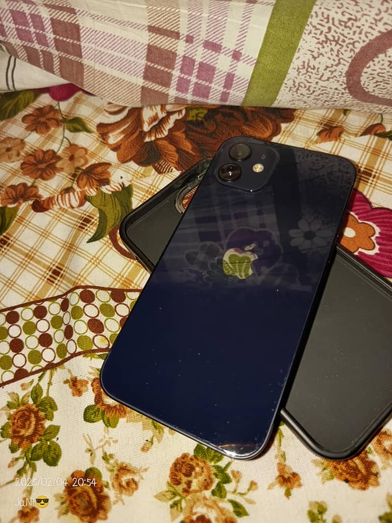 Apple iPhone 12 3