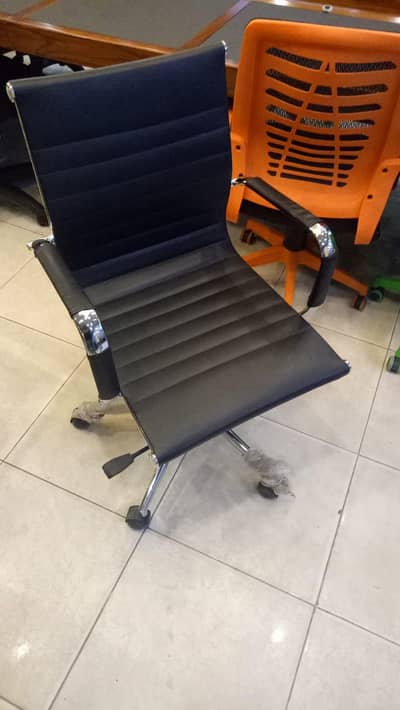 Premium revolving office chair