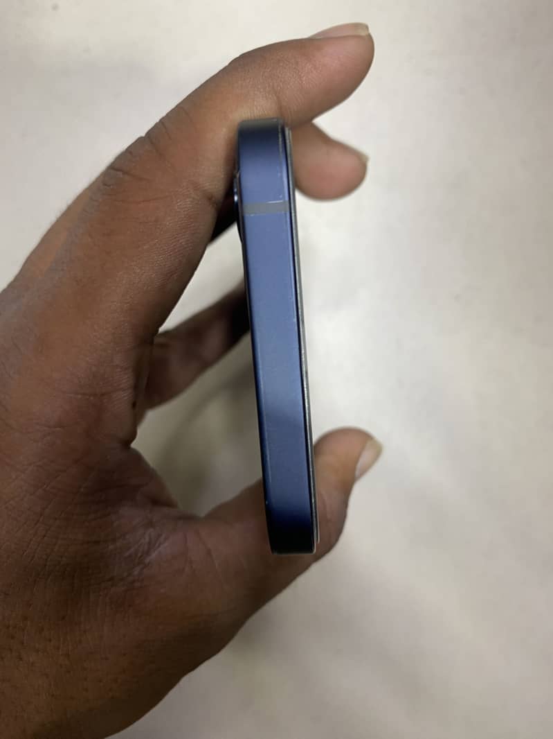 Apple iPhone 12 2
