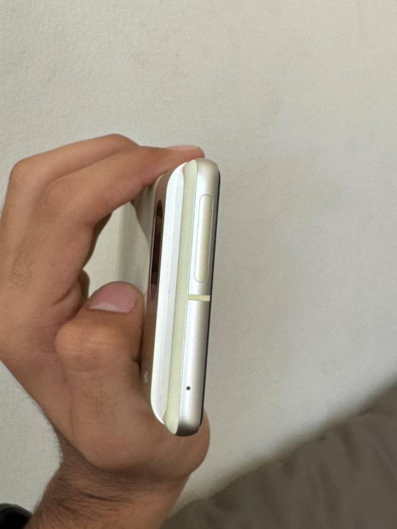 Google Pixel 7 4