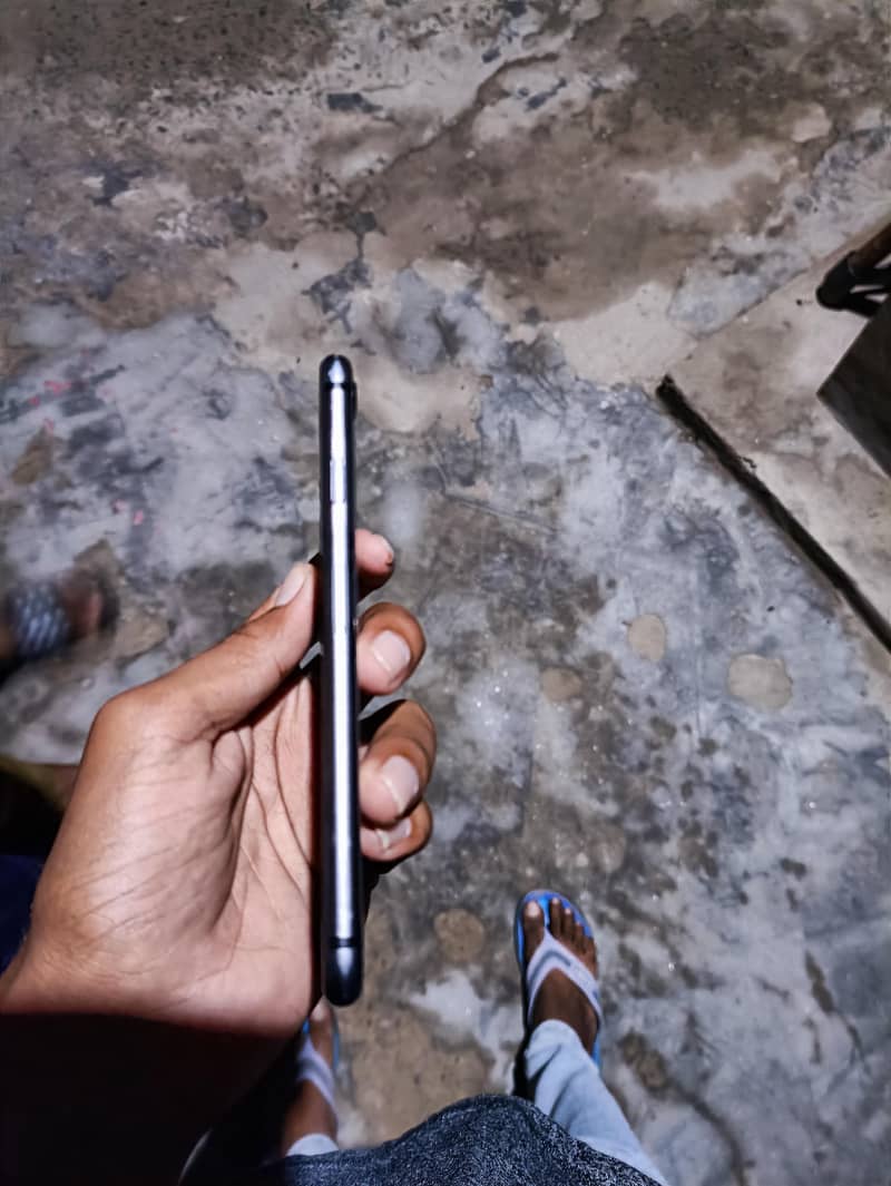 Apple iPhone 8 6