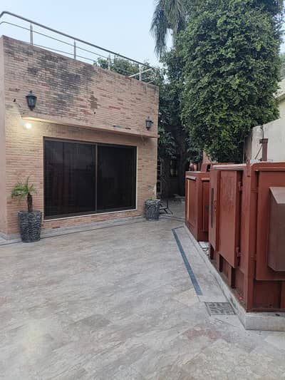 1 Kanal Fully Luxury Furnished House For Rent With 20kv Solar System