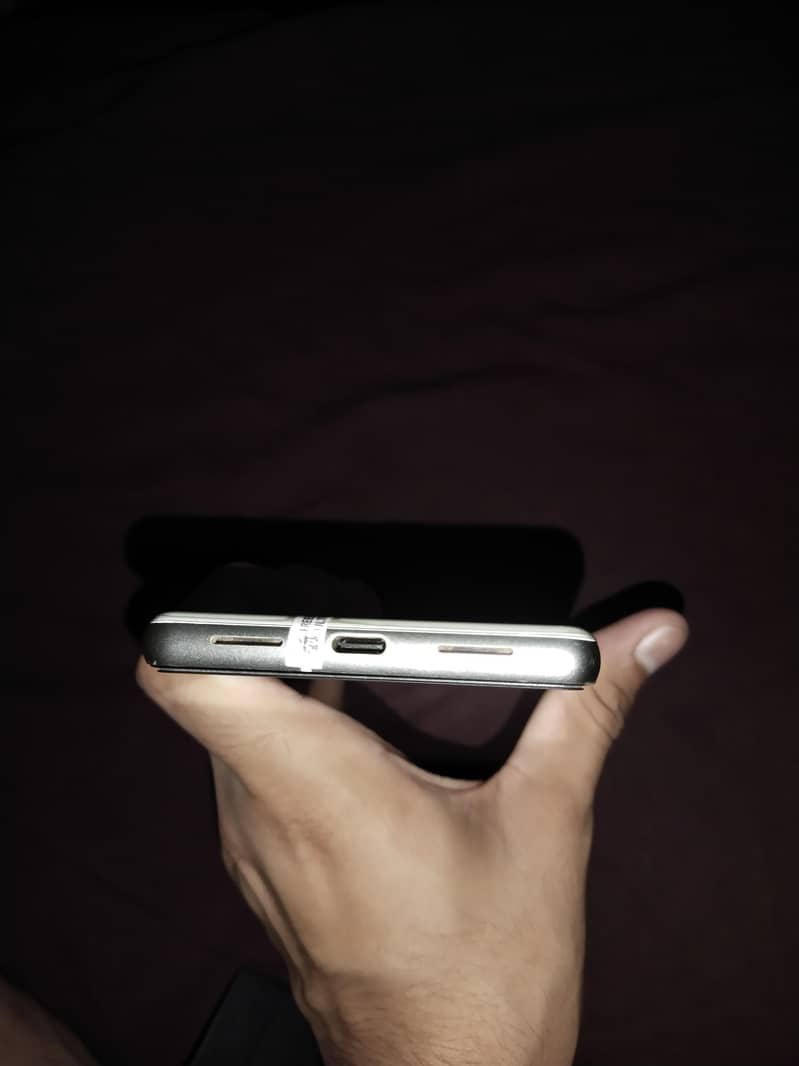 Google Pixel 7 4