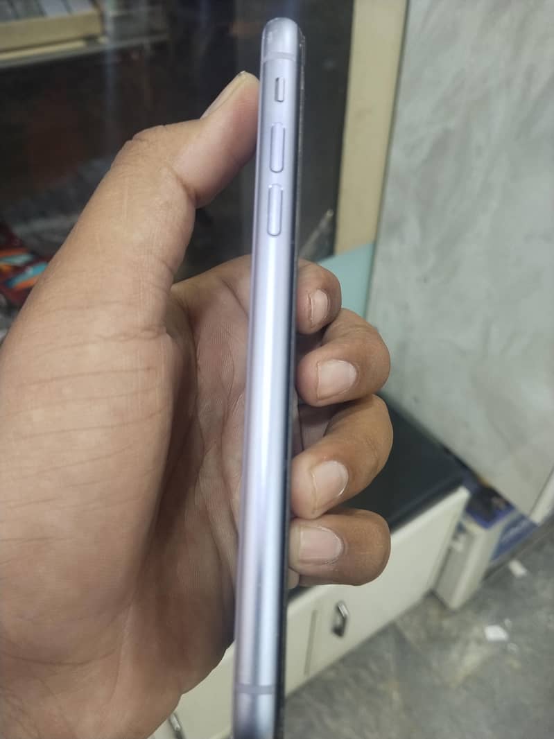 Apple iPhone 11 0