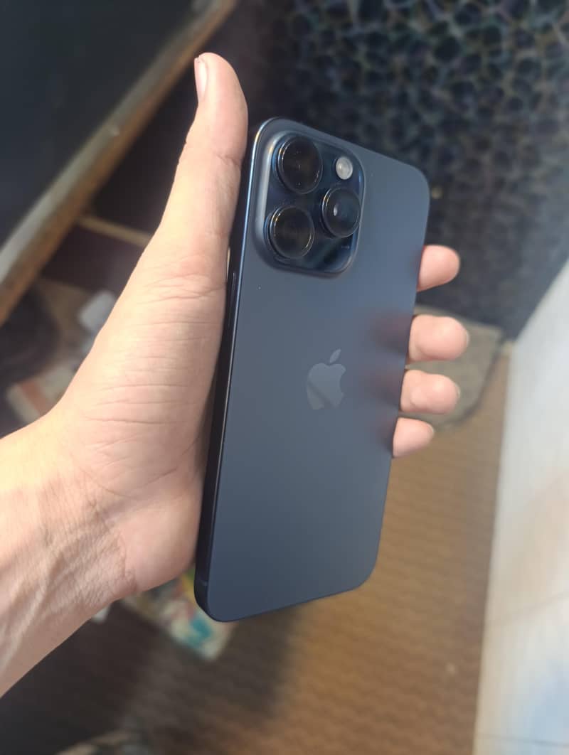 Apple iPhone 15 Pro Max 1