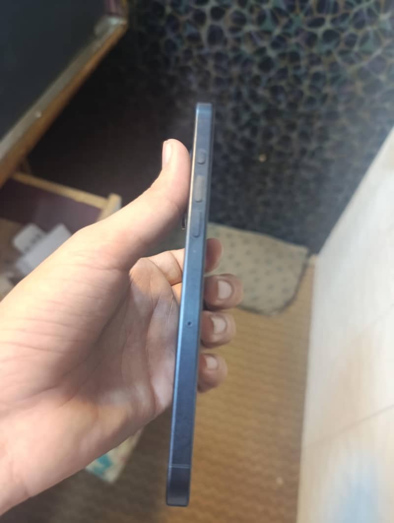 Apple iPhone 15 Pro Max 2