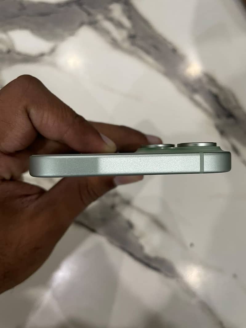 Apple iPhone 15 plus 4