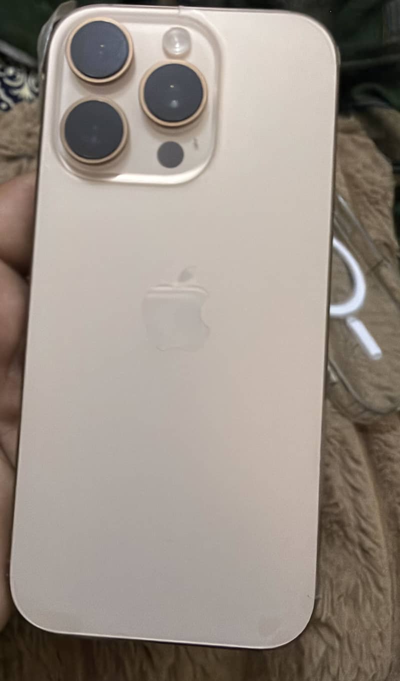Apple iPhone 16 Pro 3