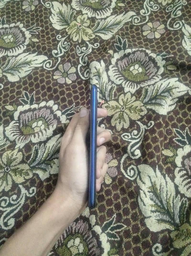 Honor 10 Lite 4