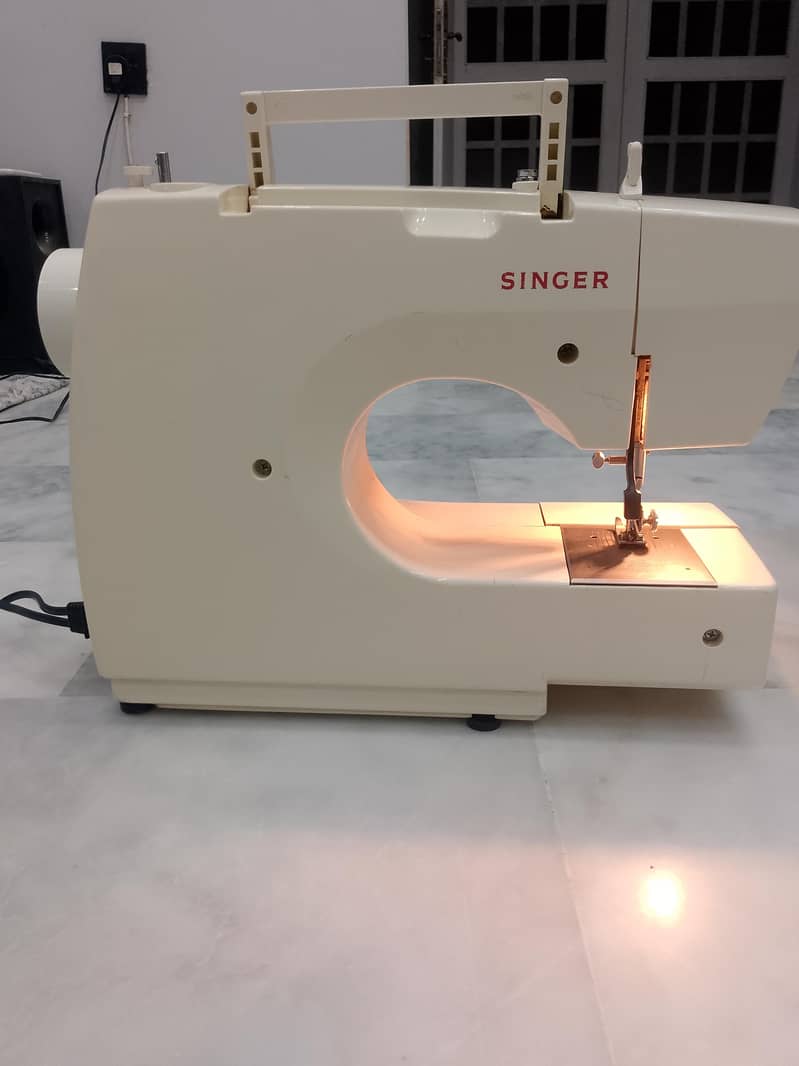 Original Imported Singer sewing machine 0