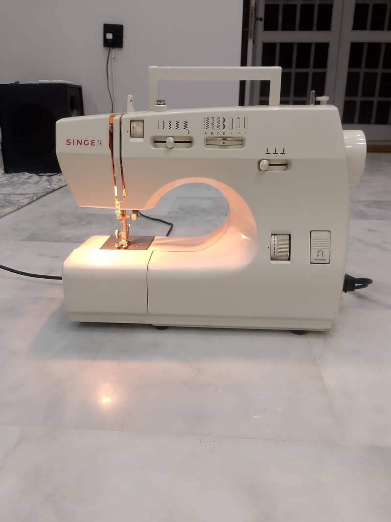 Original Imported Singer sewing machine 2