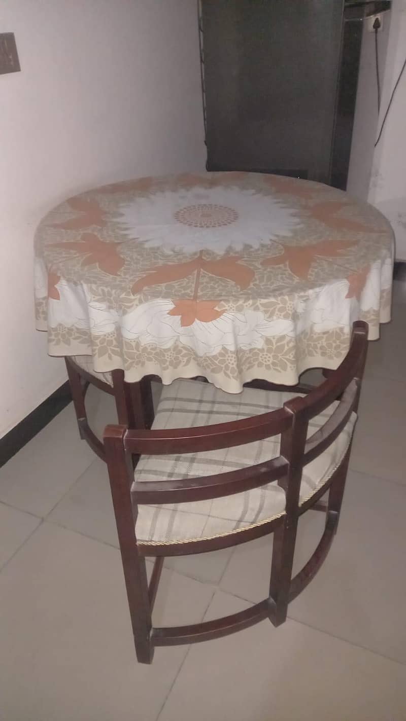 dining table 4 chair 2