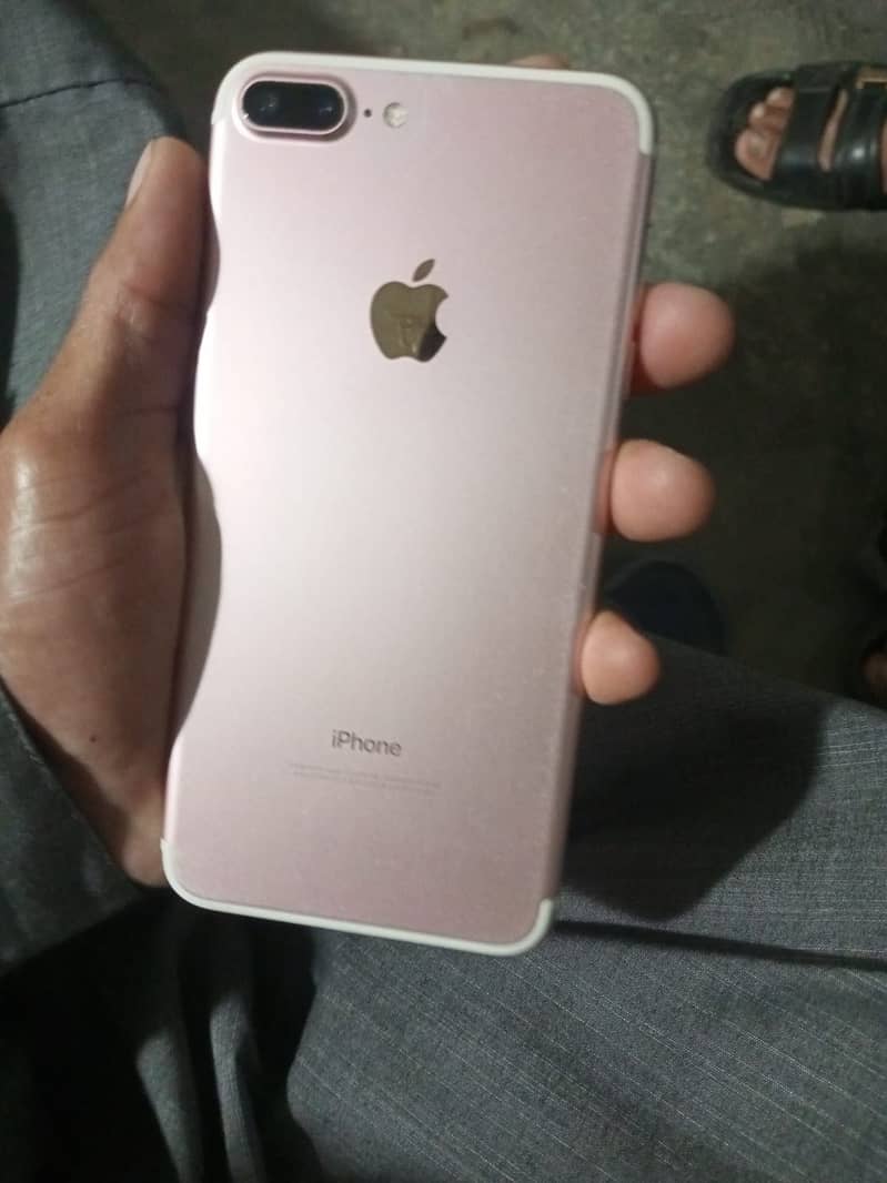 Apple iPhone 7 Plus 1