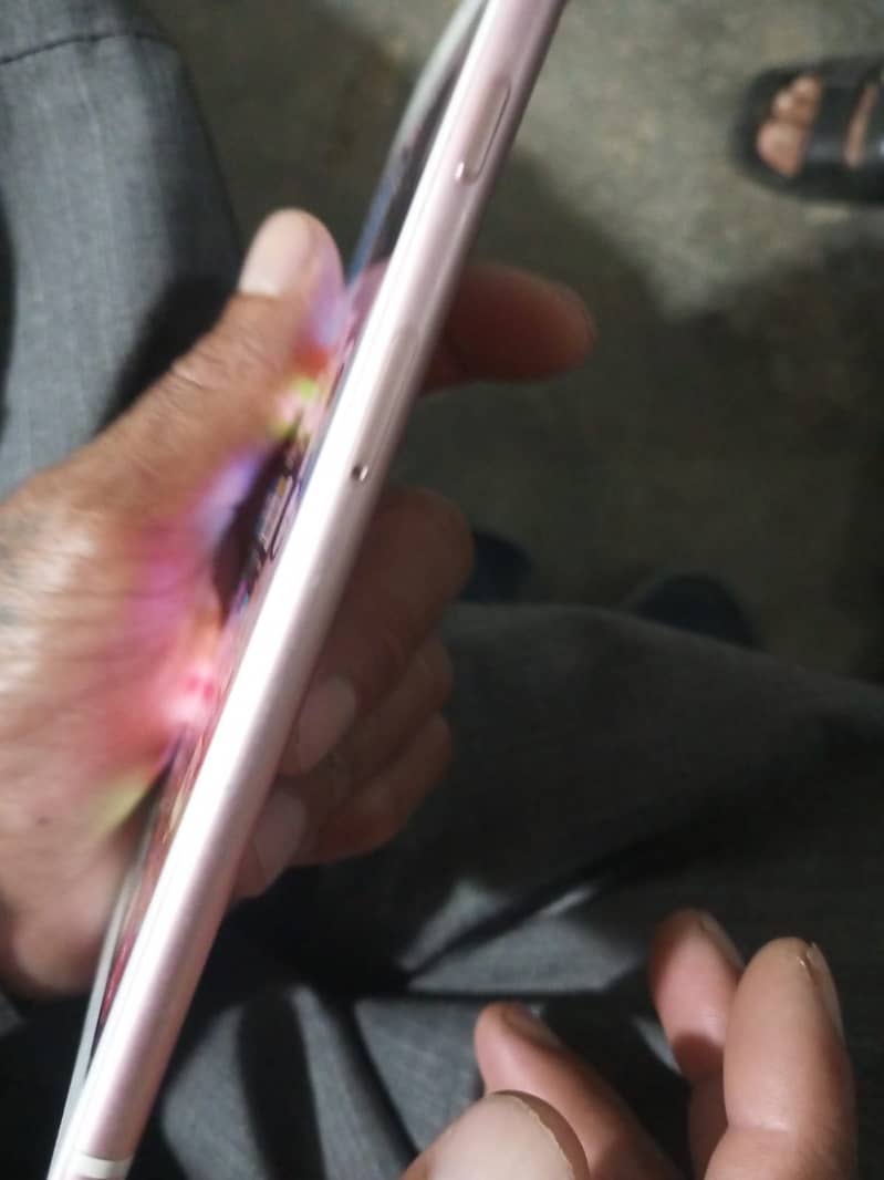 Apple iPhone 7 Plus 2