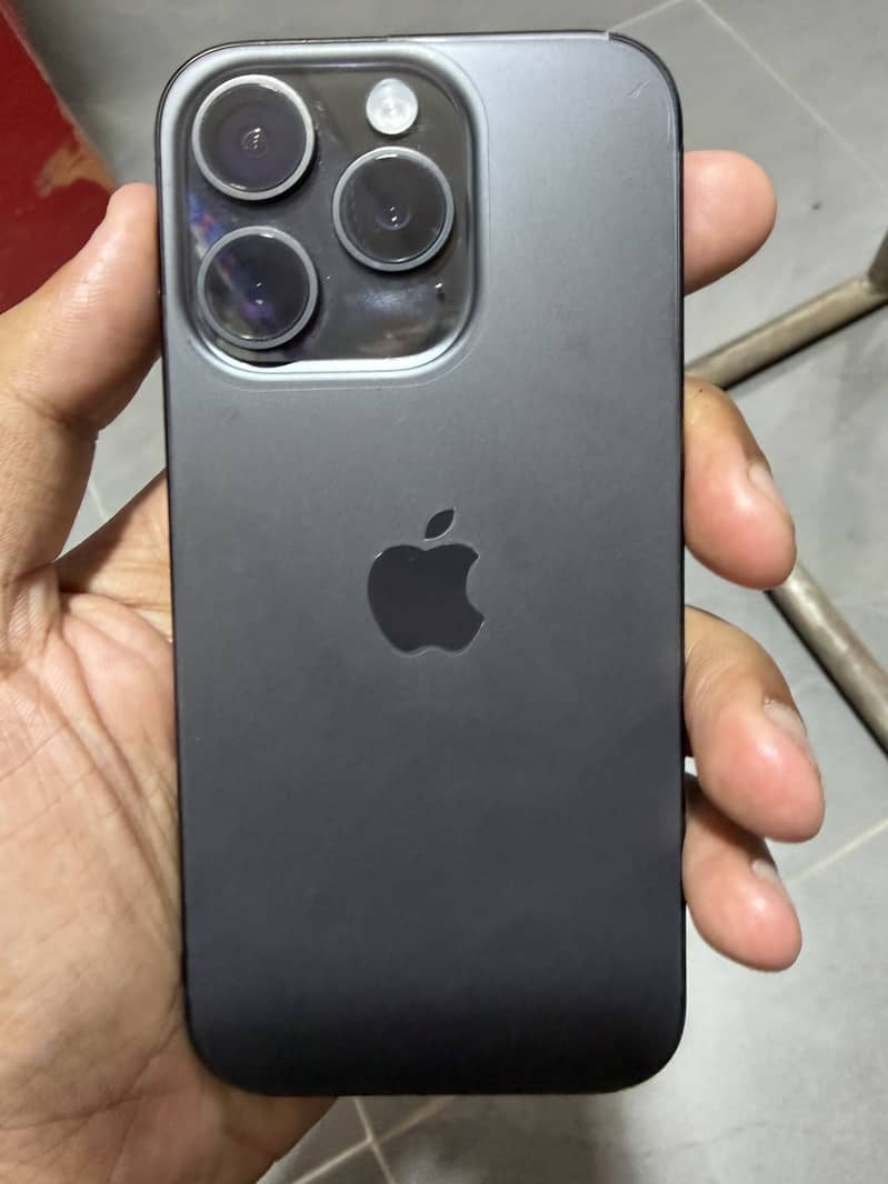 Apple iPhone 15 Pro JV 1