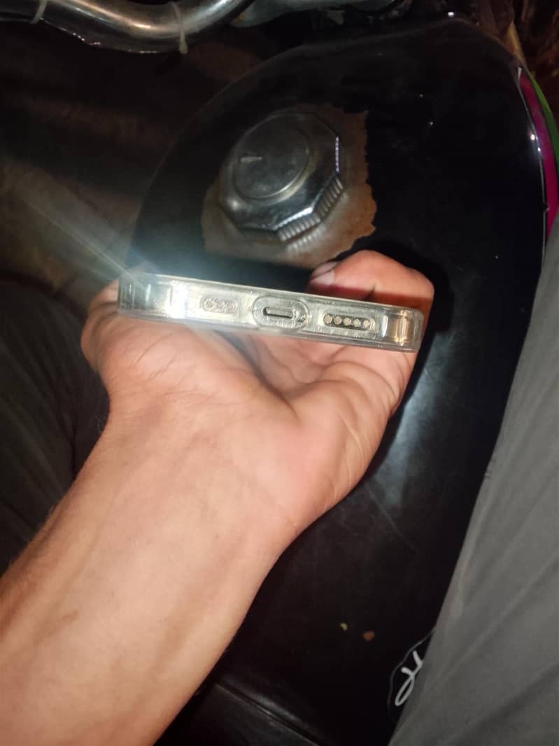 Apple iPhone 12 Pro 3