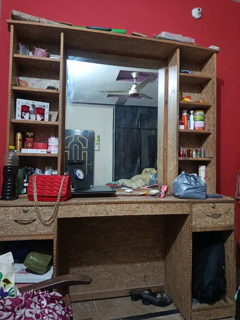 Dressing table 0
