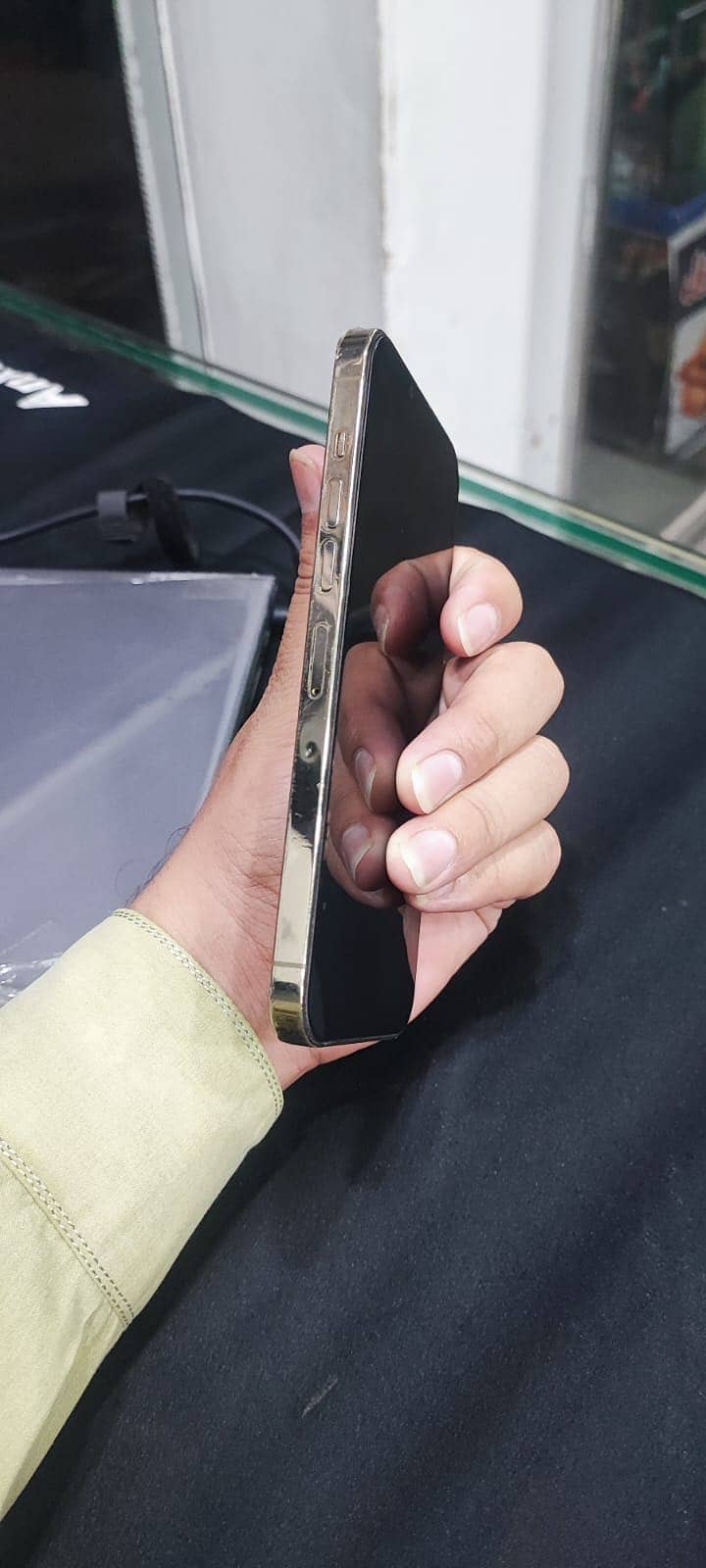 Apple iPhone 13 Pro Max 0